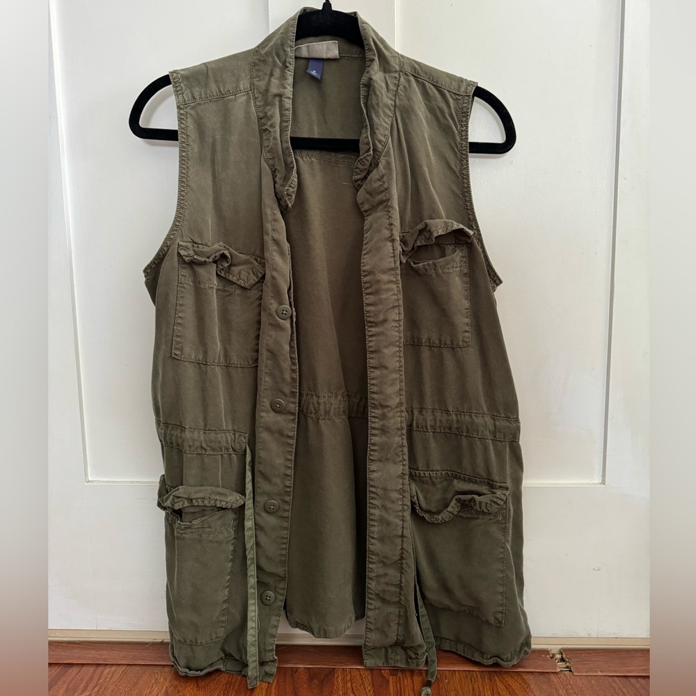 Universal thread cardigan vest